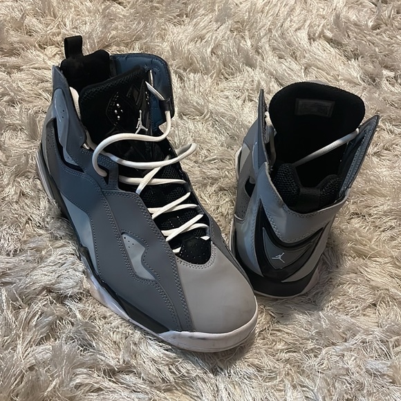 Jordan’s - Picture 2 of 3